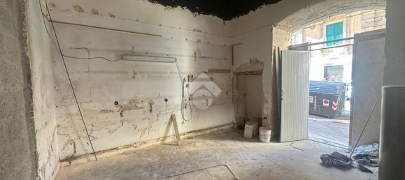 2-Zimmer Gewerbliche Immobilie in Bari, Italy, Nr. 314484 9