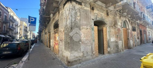 2-Zimmer Gewerbliche Immobilie in Bari, Italy, Nr. 314484 11