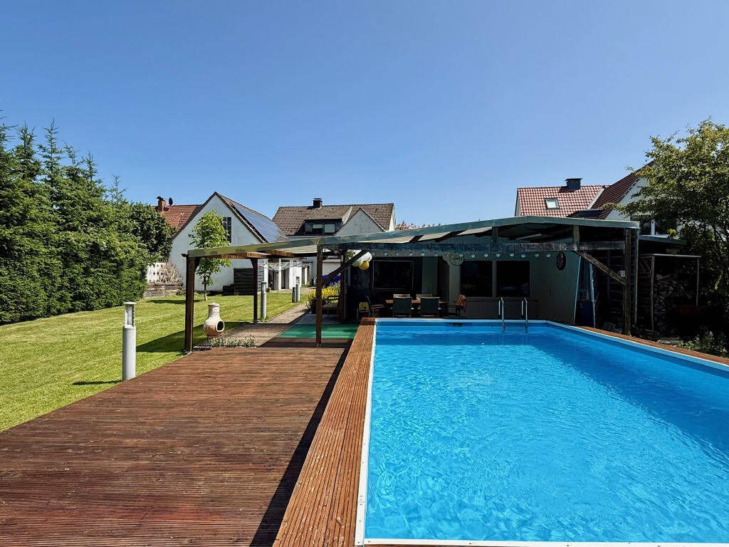 Дом с 6 комнатами в Унна, Германия № 274065