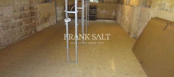 Laden in Birkirkara, Malta, Nr. 13504 3