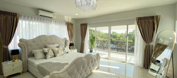 5 bedrooms Villa in Pattaya, Thailand No. 19304 2