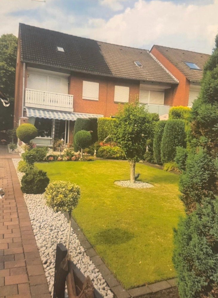 Таунхаус с 6 комнатами в Варендорф, Германия № 306479