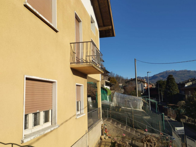 4 bedrooms House in Gazzaniga, Italy No. 137902