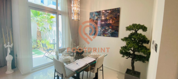 Adosado de 4 dormitorios en Dubai, UAE No. 24700 3