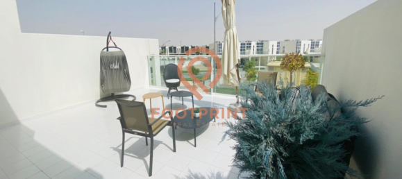 Adosado de 4 dormitorios en Dubai, UAE No. 24700 4