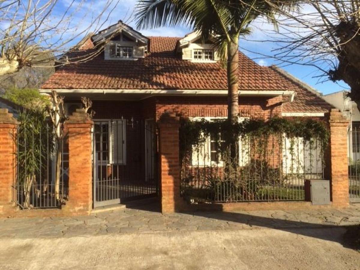 4 bedrooms House in Almirante Brown, Argentina No. 70298