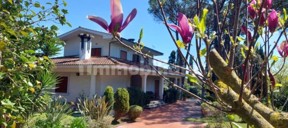 5 bedrooms Villa in Rome, Italy No. 250916 5