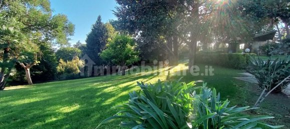 5 bedrooms Villa in Rome, Italy No. 250916 18