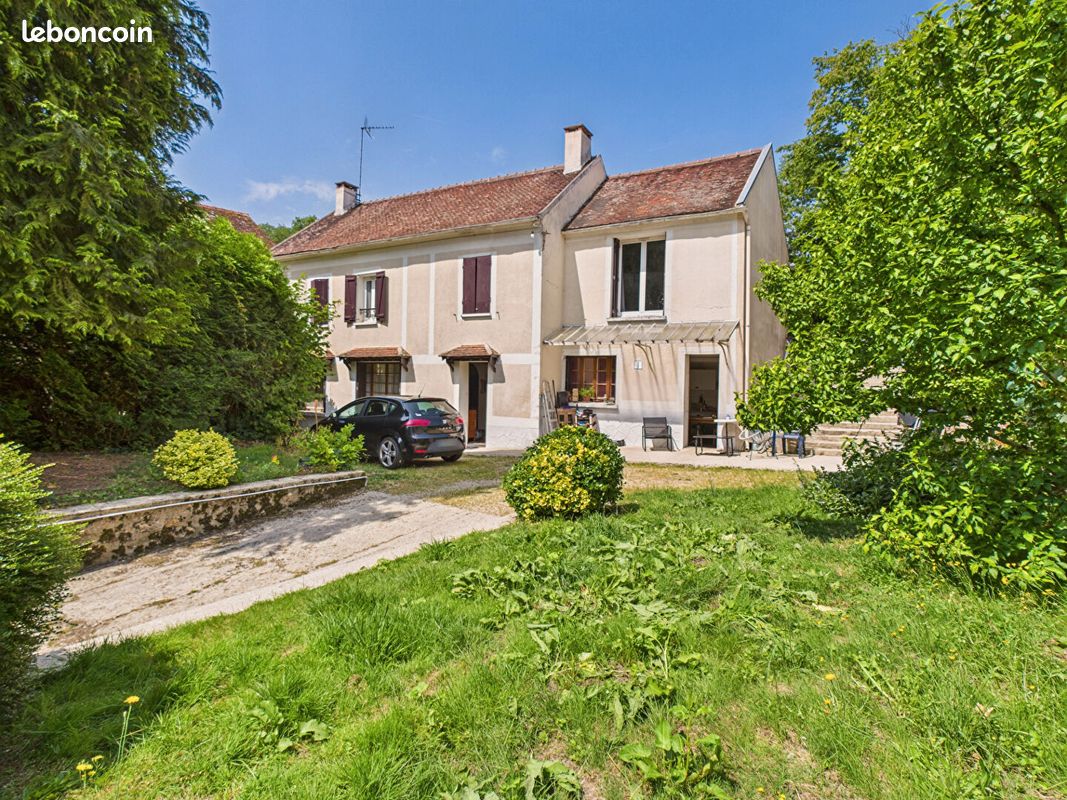 Casa de 5 dormitorios en Saint-Cyr-sur-Morin, France No. 329563