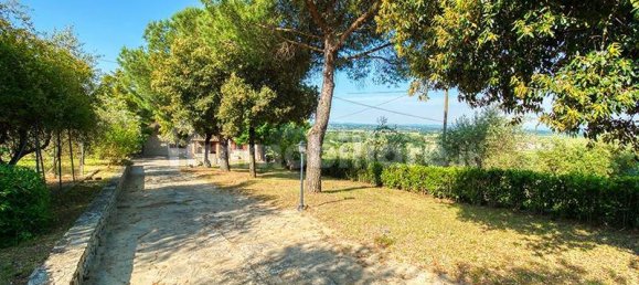 4 bedrooms Villa in Cortona, Italy No. 124720 6