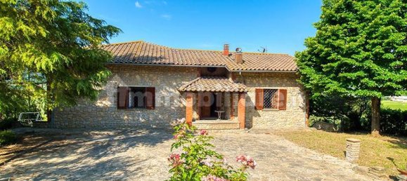 4 bedrooms Villa in Cortona, Italy No. 124720 2