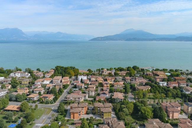 1 غرف نوم شقة في Sirmione, Italy رقم 329676