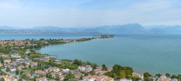 1 غرف نوم شقة في Sirmione, Italy رقم 329676 2