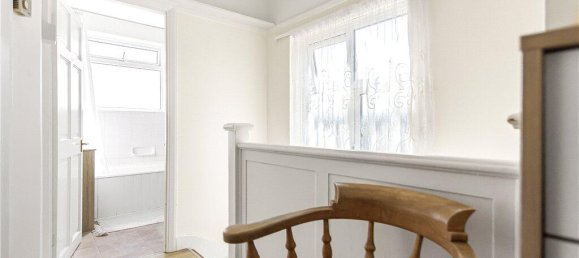 3 bedrooms House in Twickenham, United Kingdom No. 8480 17