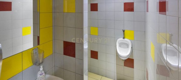 90m² Commercial property in Albufeira, Portugal No. 268991 13