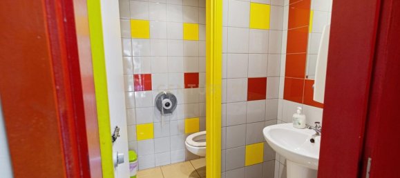 90m² Commercial property in Albufeira, Portugal No. 268991 12