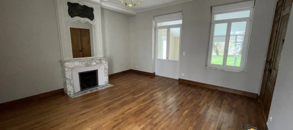 5 Schlafzimmer Gebäude in La Fere, France, Nr. 92359 6