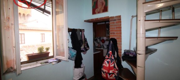 Apartamento de 4 habitaciónes en Montevarchi, Italy No. 237665 2
