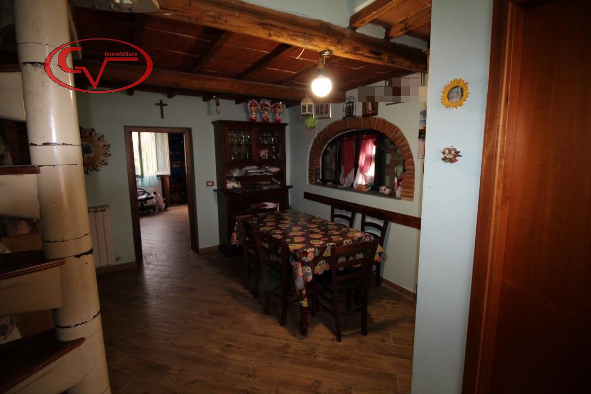 Apartamento de 4 habitaciónes en Montevarchi, Italy No. 237665