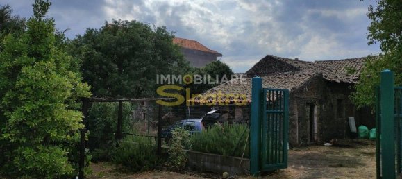 3 bedrooms House in Belpasso, Italy No. 48514 6