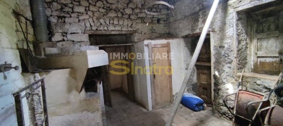 3 bedrooms House in Belpasso, Italy No. 48514 34