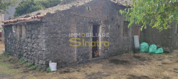 3 bedrooms House in Belpasso, Italy No. 48514 16