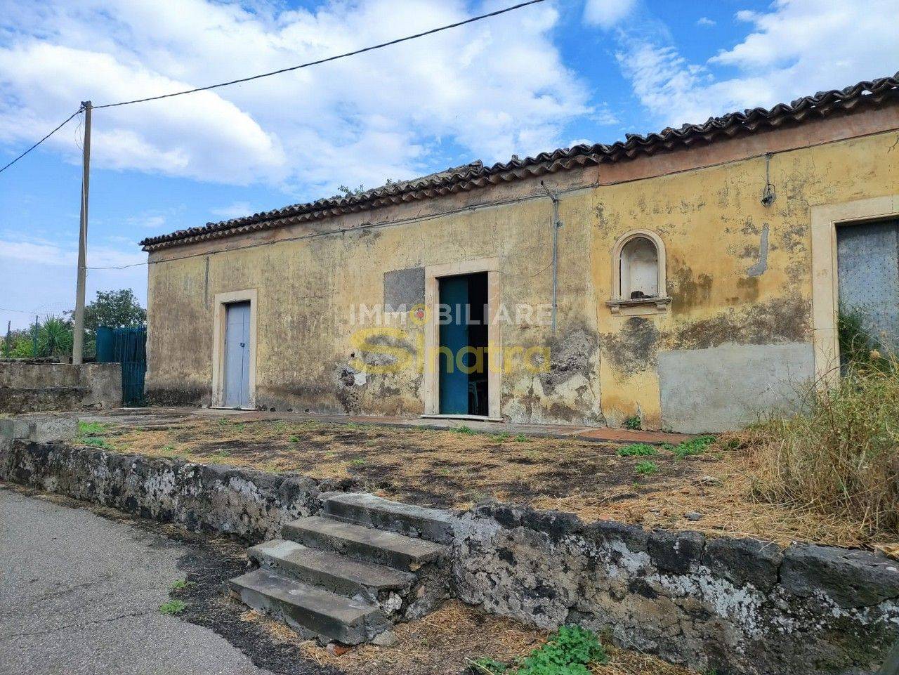 3 bedrooms House in Belpasso, Italy No. 48514