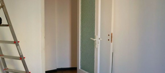 3 rooms Apartment in Genoa, Italy No. 261381 5