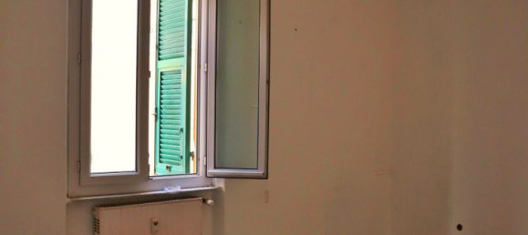 3 rooms Apartment in Genoa, Italy No. 261381 3