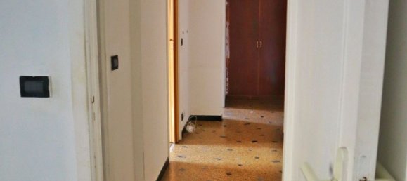 3 rooms Apartment in Genoa, Italy No. 261381 11