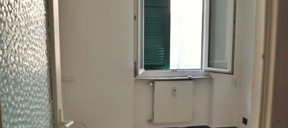 3 rooms Apartment in Genoa, Italy No. 261381 9