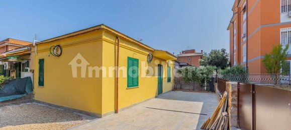 2 bedrooms House in Rome, Italy No. 343405 14