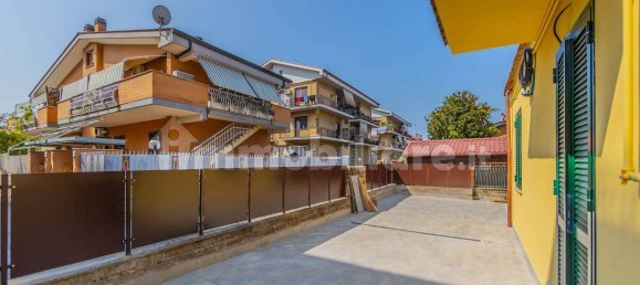 2 bedrooms House in Rome, Italy No. 343405 10