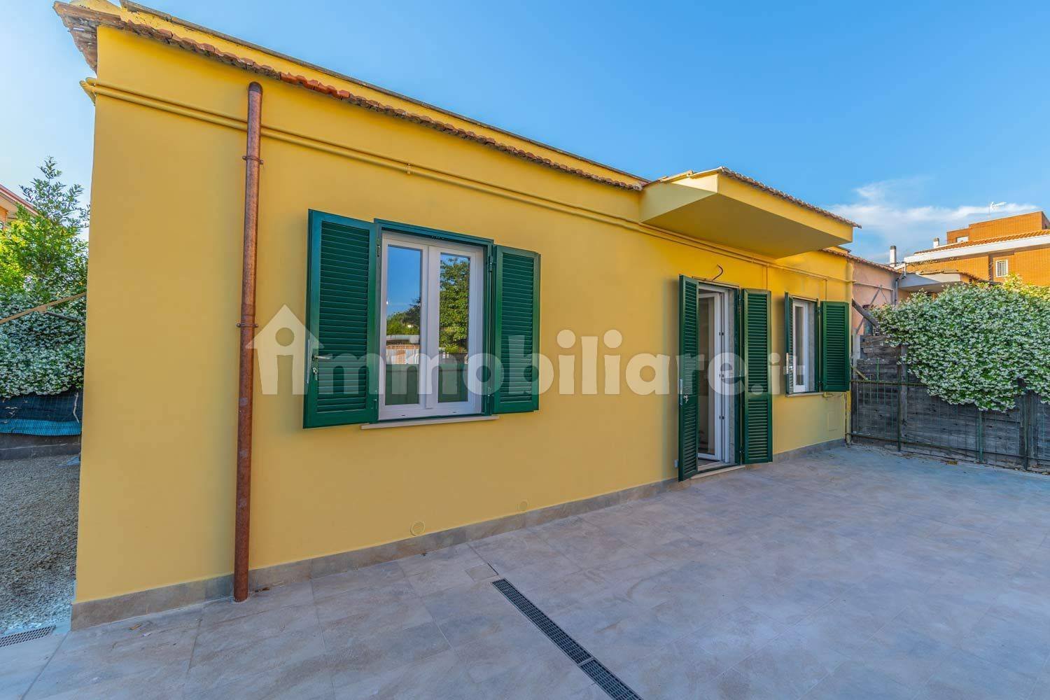 2 bedrooms House in Rome, Italy No. 343405