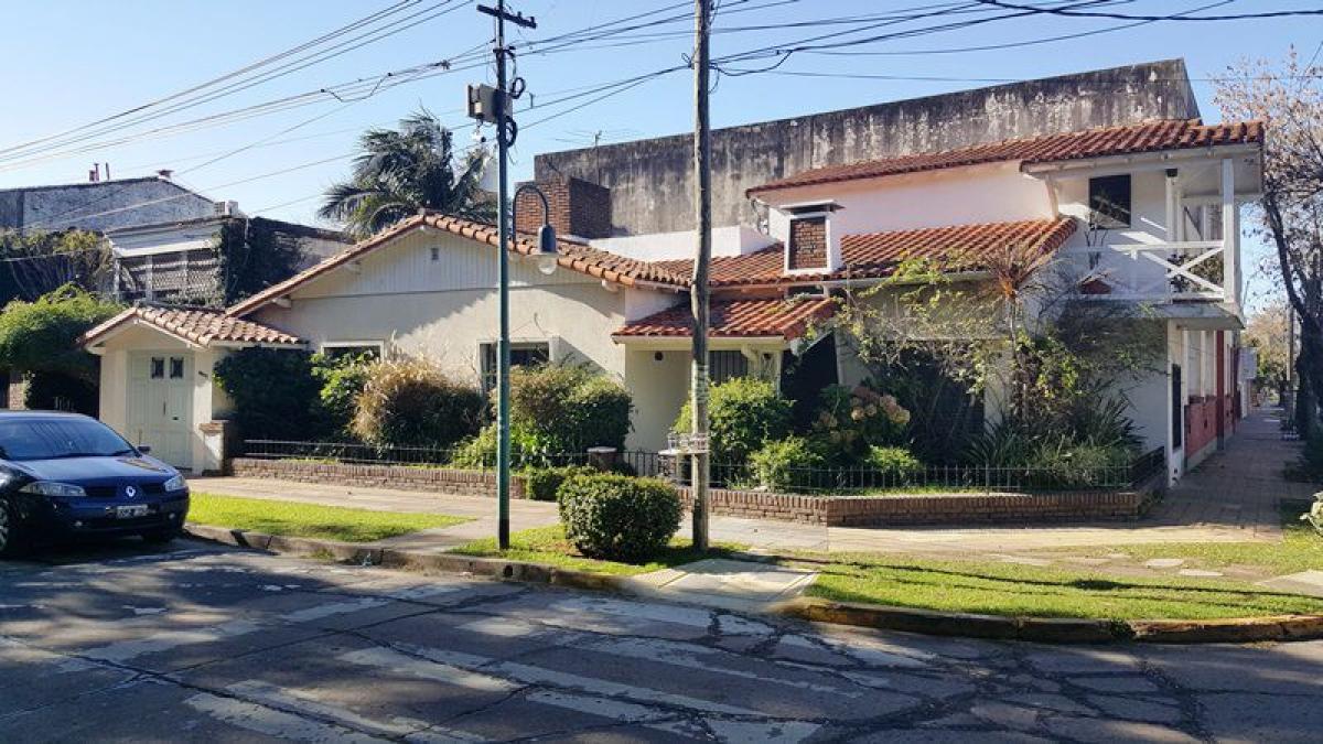 4 bedrooms House in Vicente Lopez, Argentina No. 3854