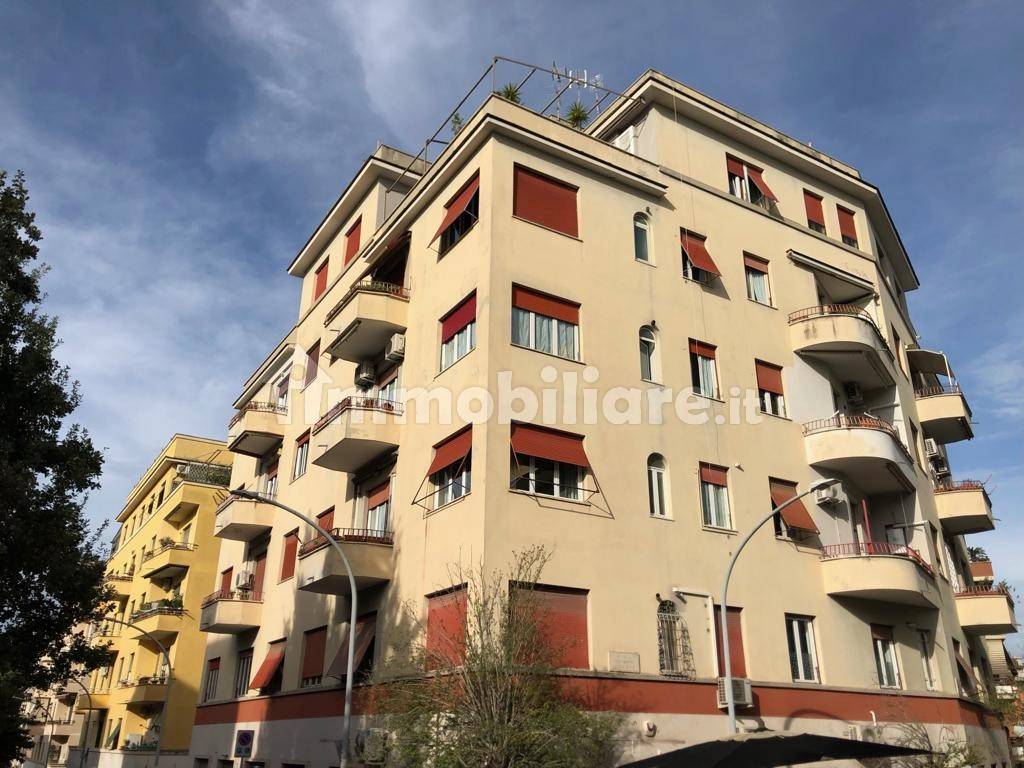 Apartamento de 2 dormitorios en Rome, Italy No. 350519