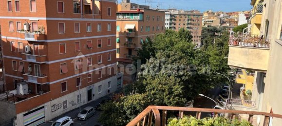Apartamento de 2 dormitorios en Rome, Italy No. 350519 4