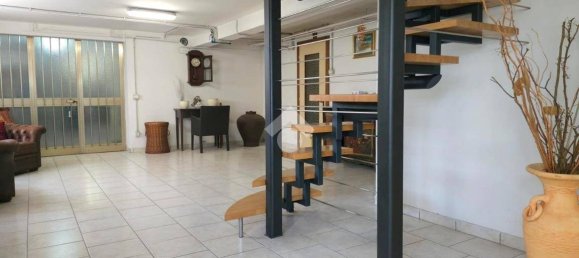 2 bedrooms Villa in Rodigo, Italy No. 263563 2