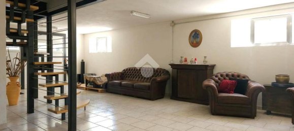 2 bedrooms Villa in Rodigo, Italy No. 263563 3