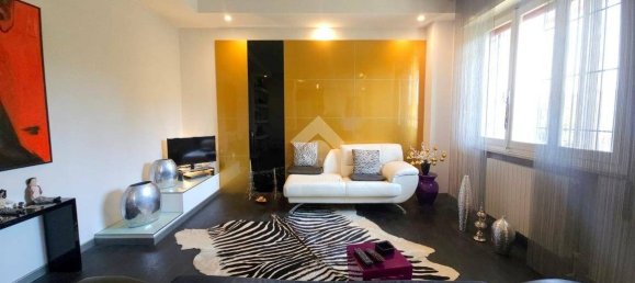 2 bedrooms Villa in Rodigo, Italy No. 263563 8