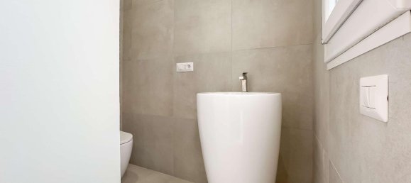 Apartamento de 2 habitaciónes en Cagliari, Italy No. 64073 5