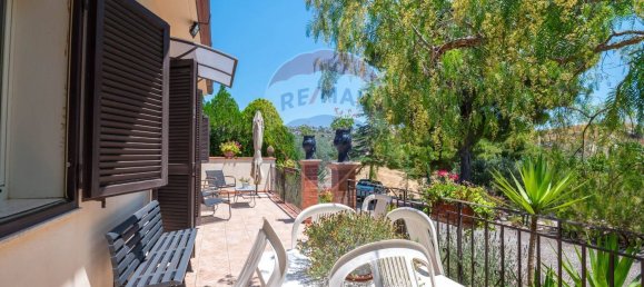 4-Zimmer Villa in Caltagirone, Italy, Nr. 77709 2