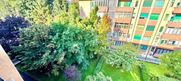 2 bedrooms Apartment in Milan, Italy No. 374043 5