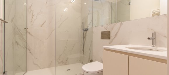 3 bedrooms Apartment in Porto, Portugal No. 136780 6