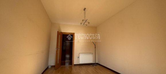Apartamento de 3 dormitorios en Gijón, Spain No. 177487 2
