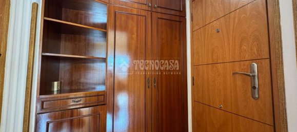 Apartamento de 3 dormitorios en Gijón, Spain No. 177487 5