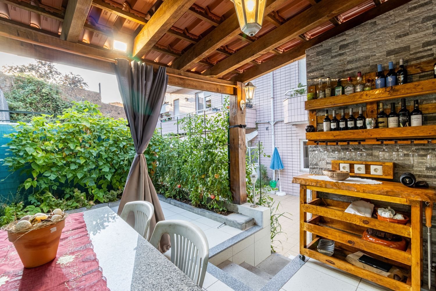 Квартира с 3 спальнями в Сан Жуан да Мадейра, Португалия № 228389