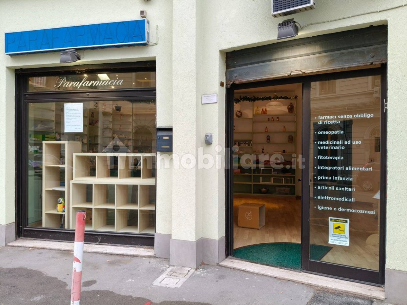 2 rooms Commercial property in Trieste, Italy No. 257550