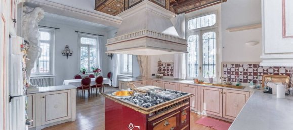 7 bedrooms Villa in Varese, Italy No. 202060 12