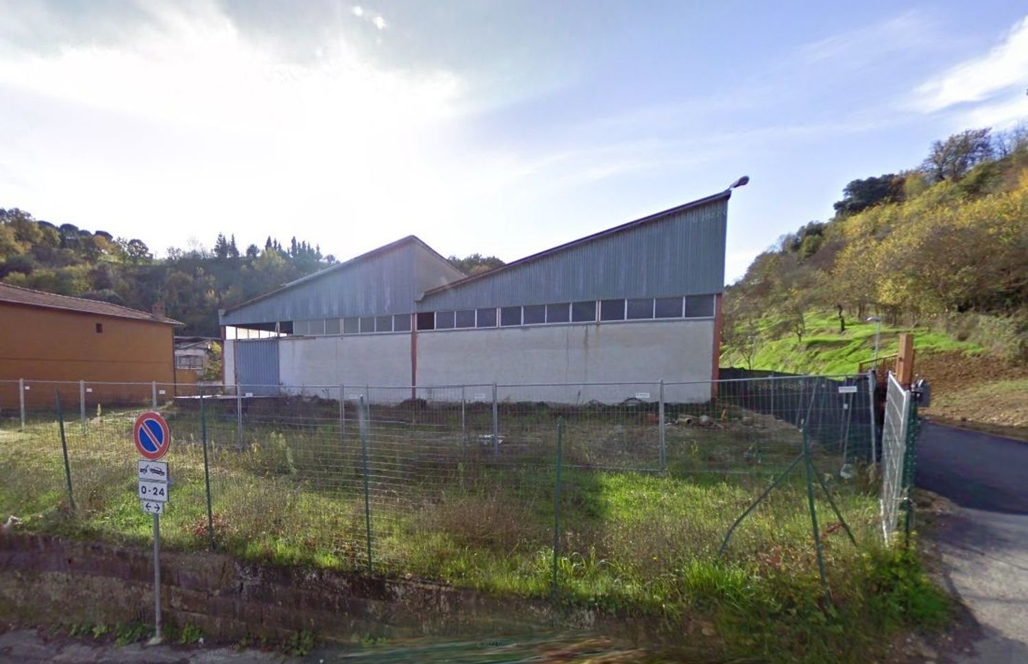 7000m² Warehouse in Colle di Val d'Elsa, Italy No. 69318